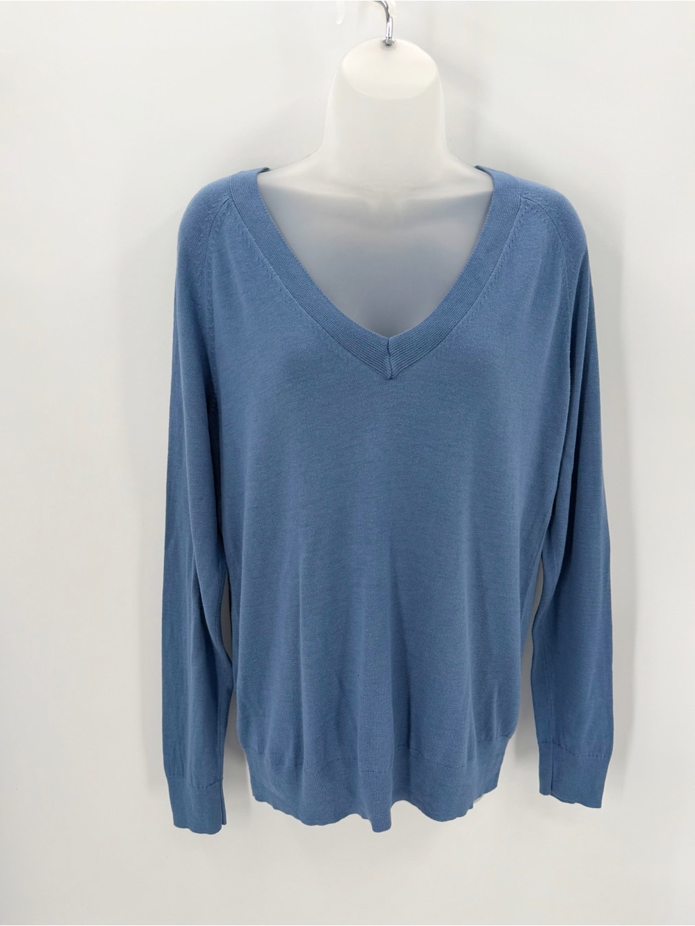 Banana Republic Factory Sweater Women’s L Blue Forever Vneck Cotton Blend Knit